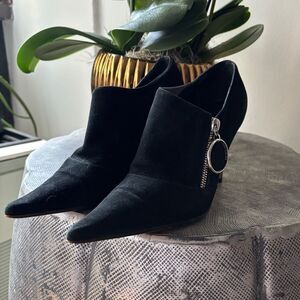 SERGIO ROSSI Ankle Bootie Black Suede Point Toe Slim Heel Zip O Ring 6.5